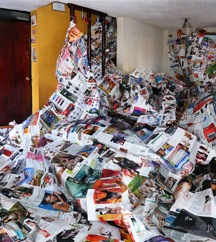 Avalancha doméstica: habitación intervenida (vista 007)