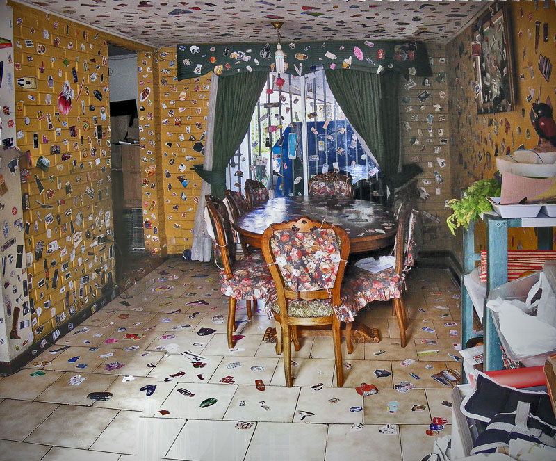 Comedor apestado: habitación intervenida (vista 004)