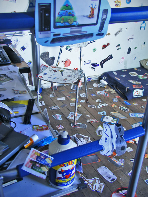 Estudio de FW apestado: habitación intervenida (vista 016)