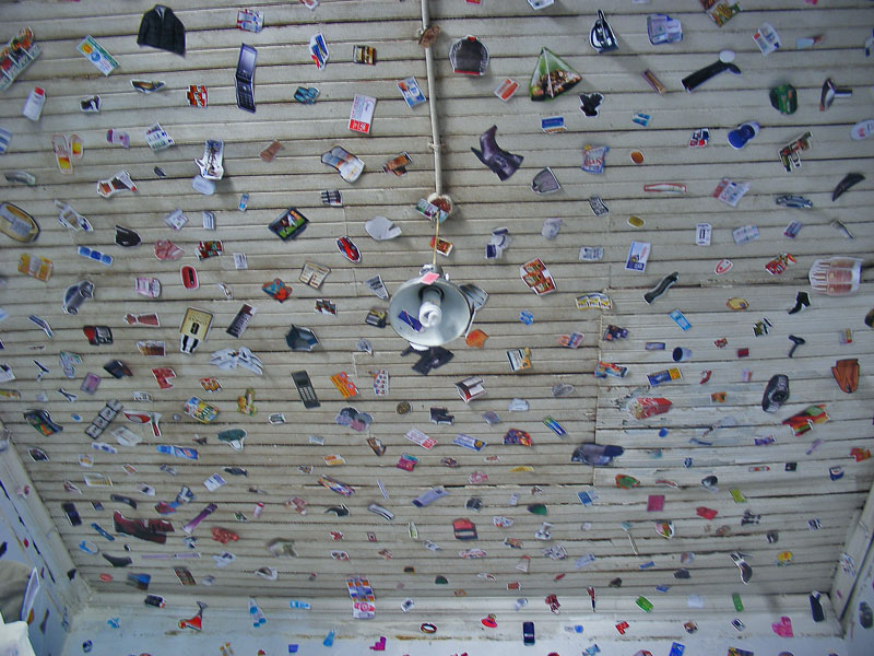 Estudio de FW apestado: habitación intervenida (vista 018)