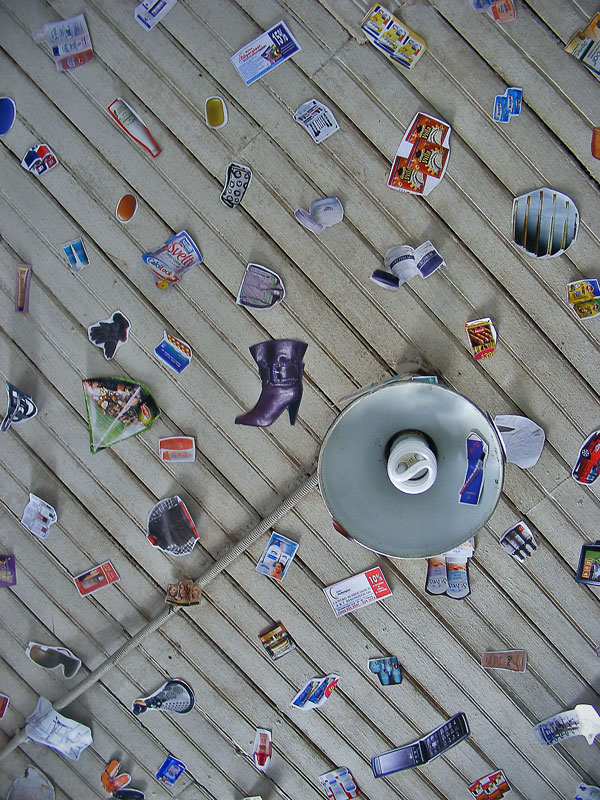 Estudio de FW apestado: habitación intervenida (vista 020)