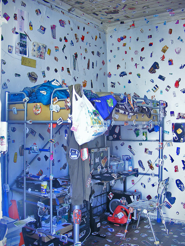 Estudio de FW apestado: habitación intervenida (vista 025)