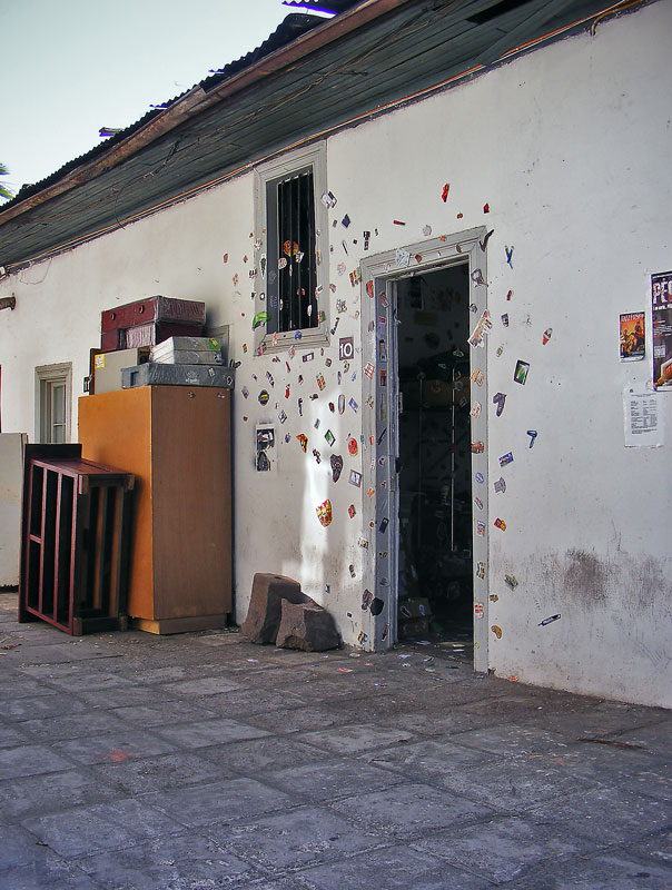 Estudio de FW apestado: habitación intervenida (vista 027)