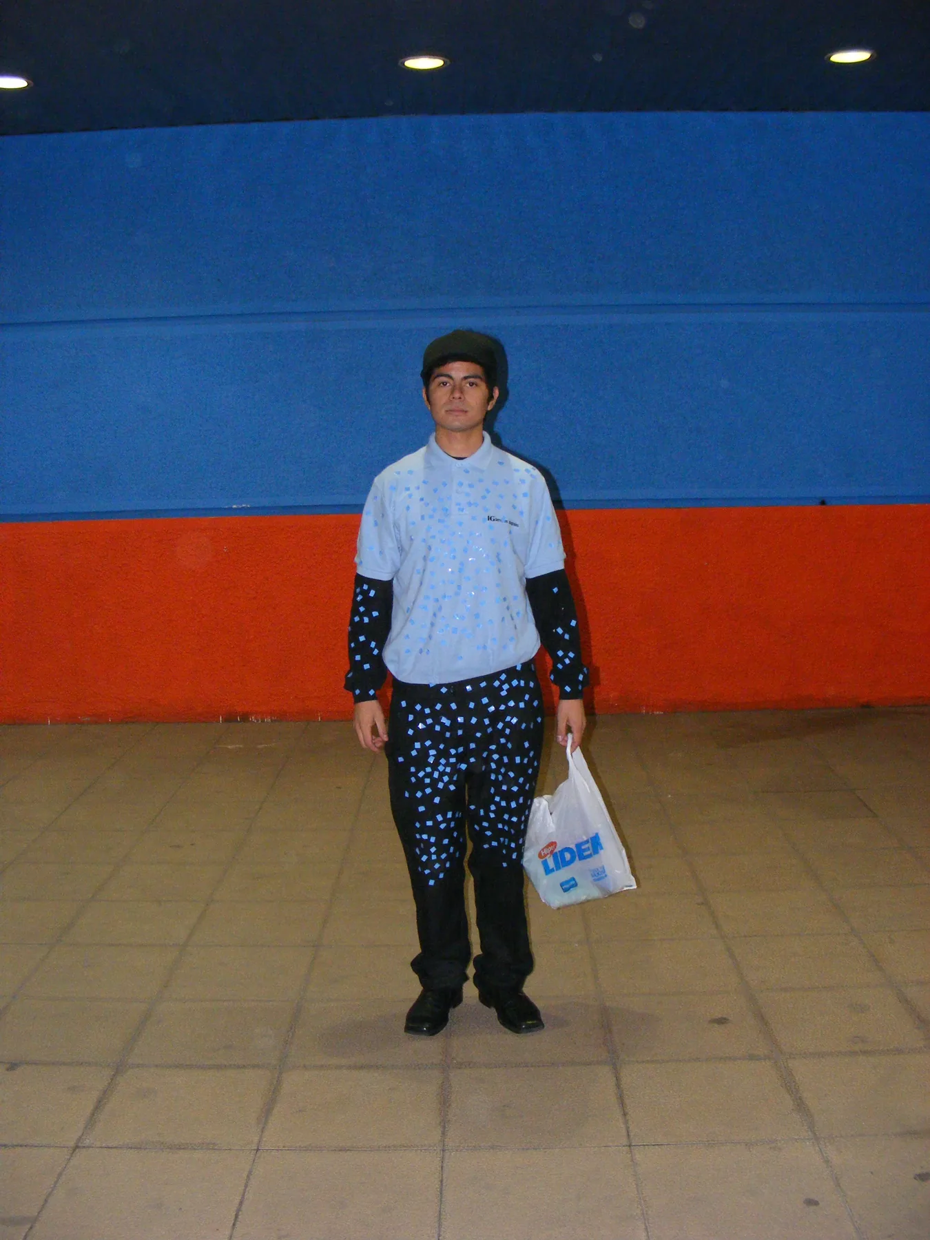 Uniforme mew etiqueta
